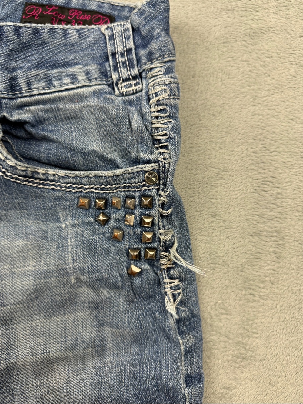 Rock n roll studded jeans - Picture 4 of 11